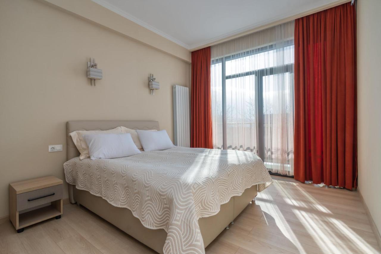 Hotel Alexandria Saguramo エクステリア 写真