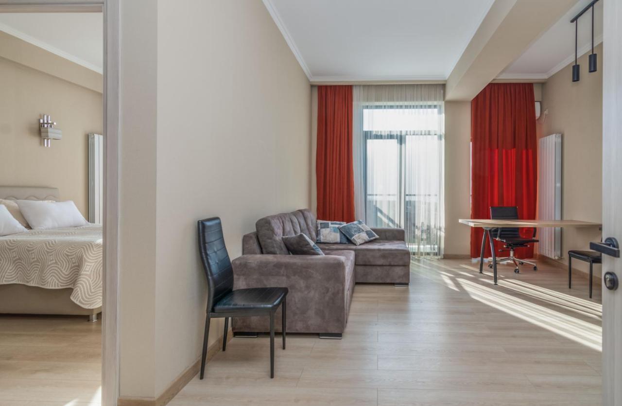 Hotel Alexandria Saguramo エクステリア 写真