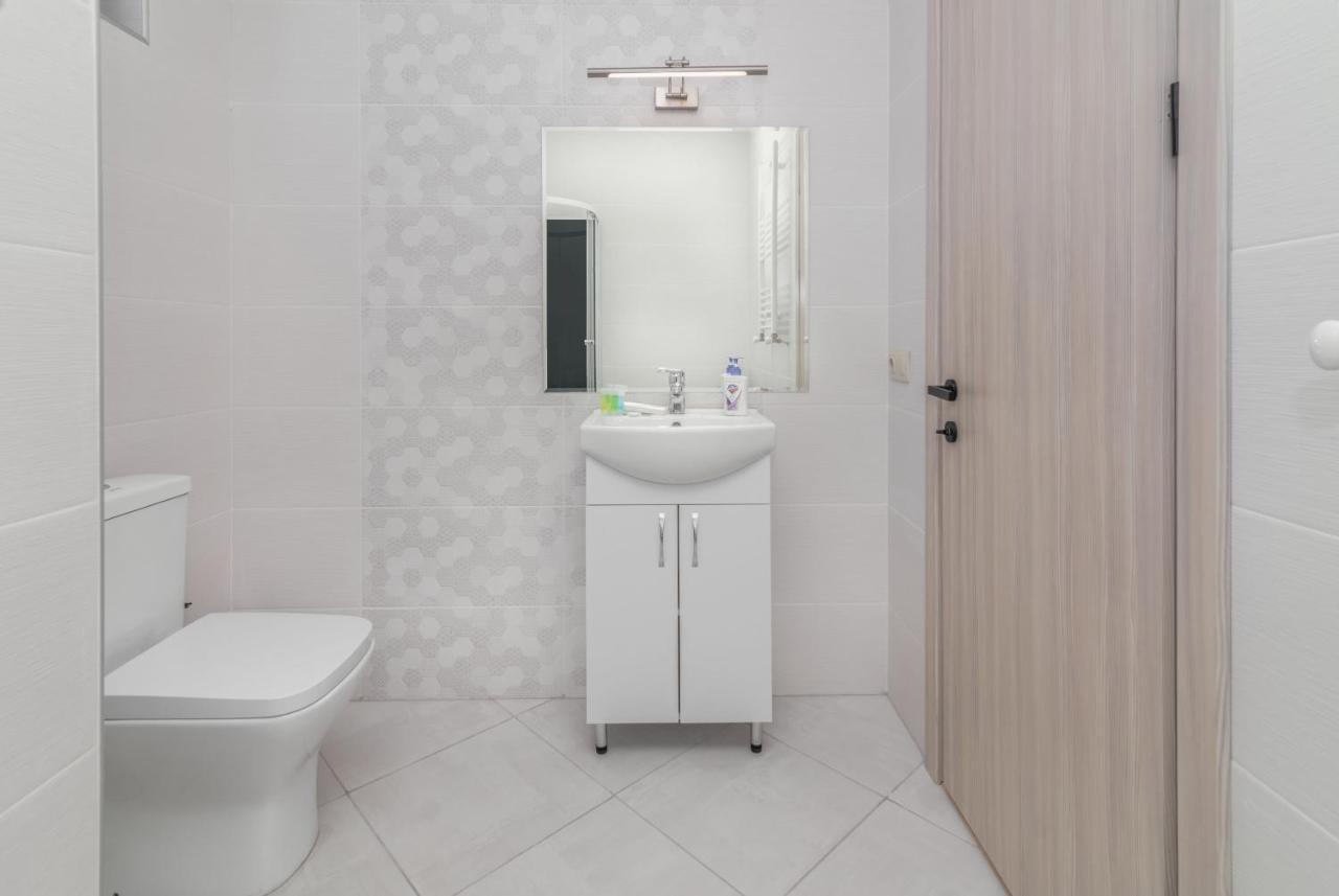 Hotel Alexandria Saguramo エクステリア 写真