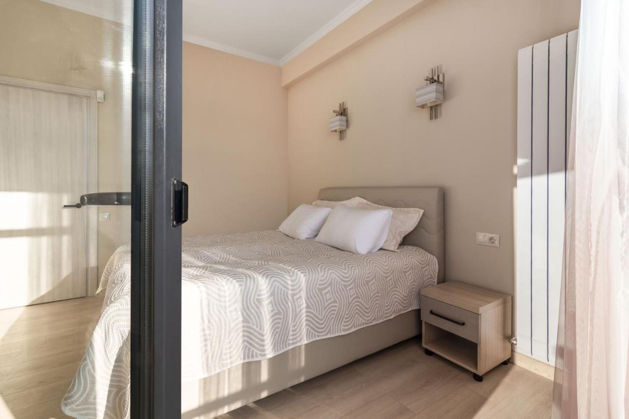 Hotel Alexandria Saguramo エクステリア 写真
