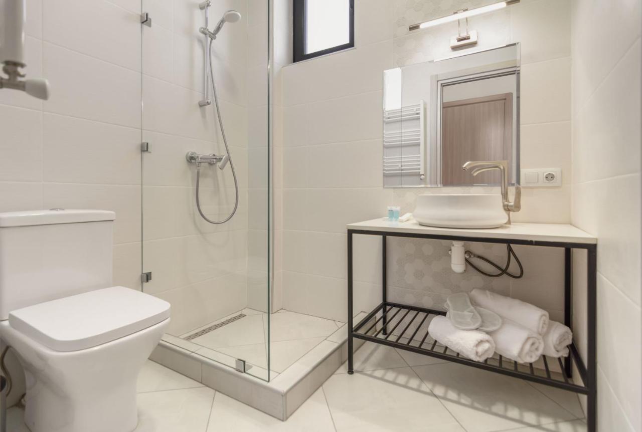 Hotel Alexandria Saguramo エクステリア 写真