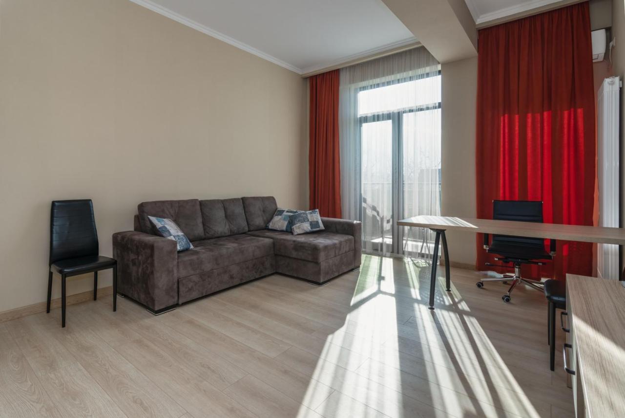Hotel Alexandria Saguramo エクステリア 写真
