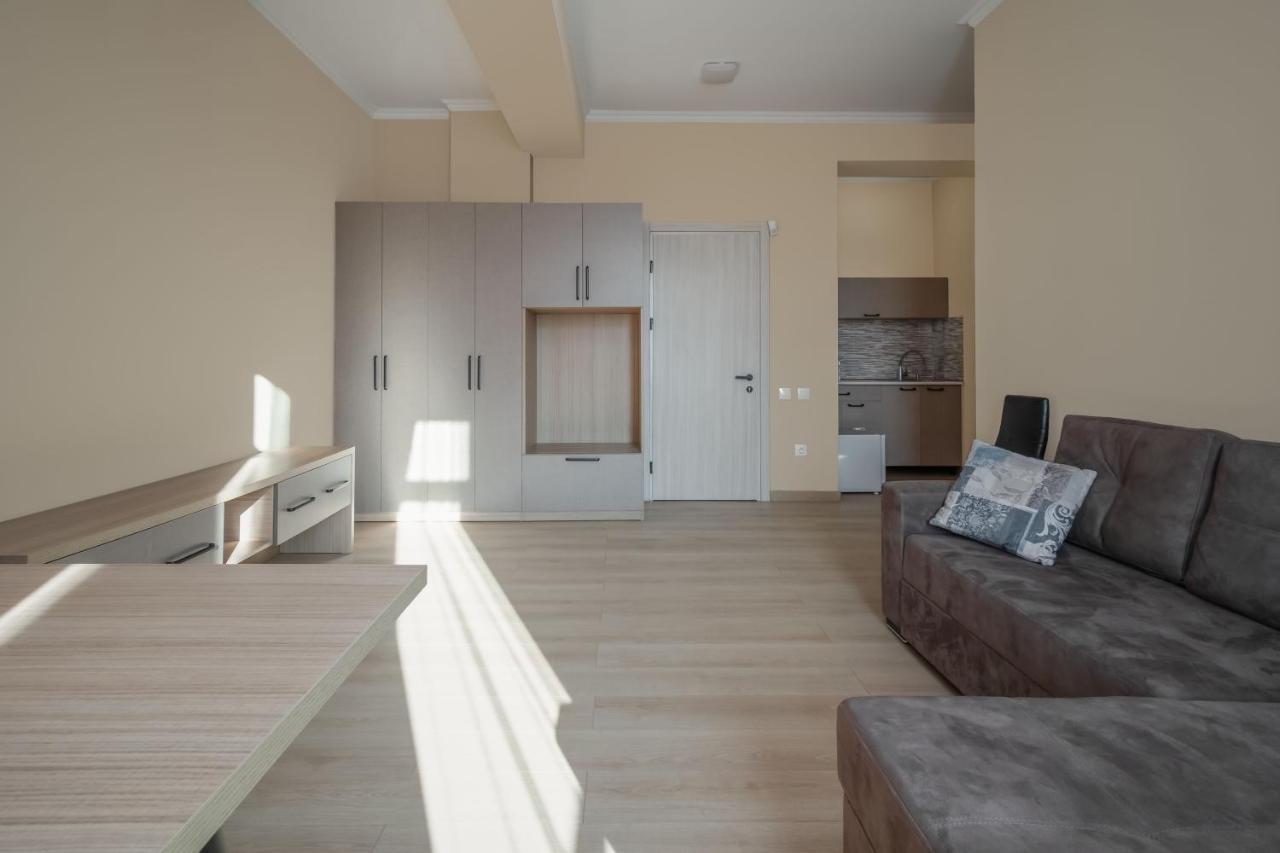 Hotel Alexandria Saguramo エクステリア 写真
