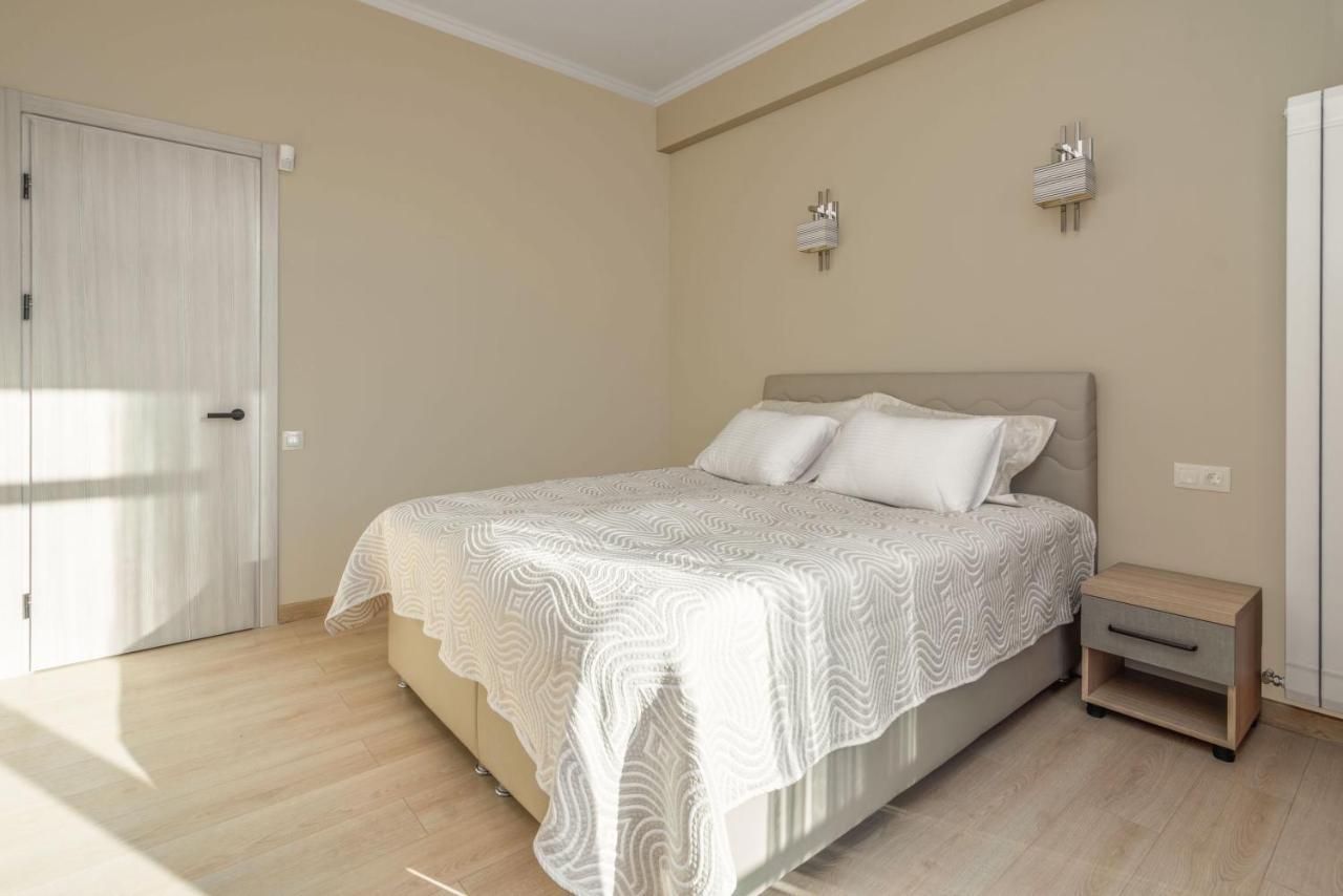 Hotel Alexandria Saguramo エクステリア 写真