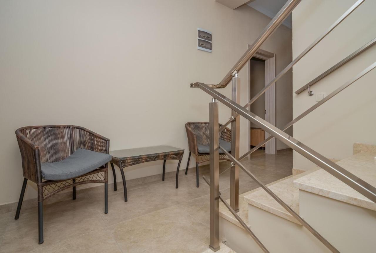 Hotel Alexandria Saguramo エクステリア 写真