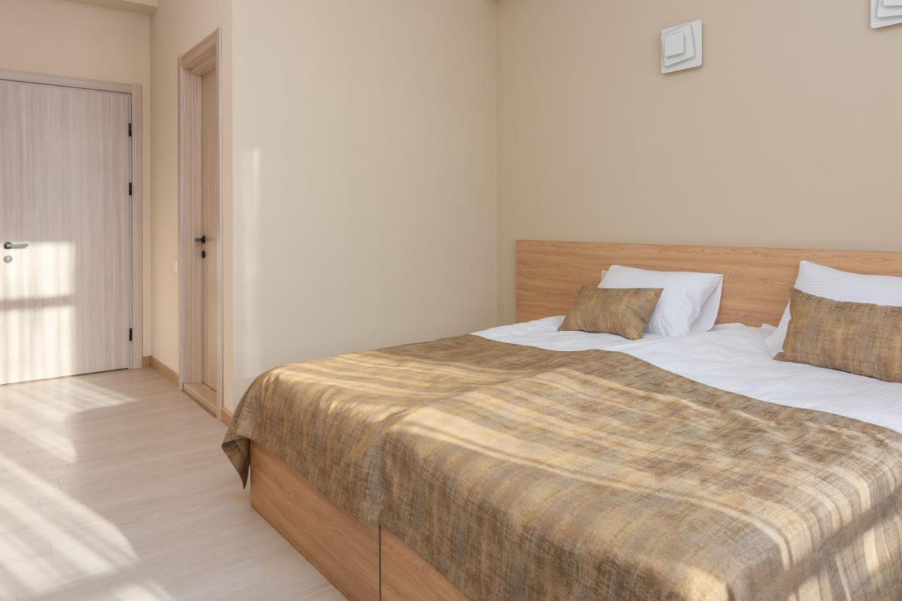 Hotel Alexandria Saguramo エクステリア 写真