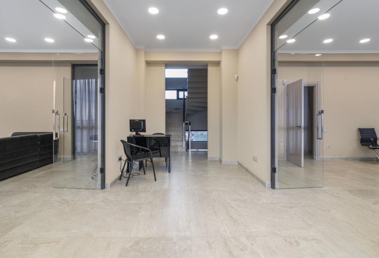 Hotel Alexandria Saguramo エクステリア 写真